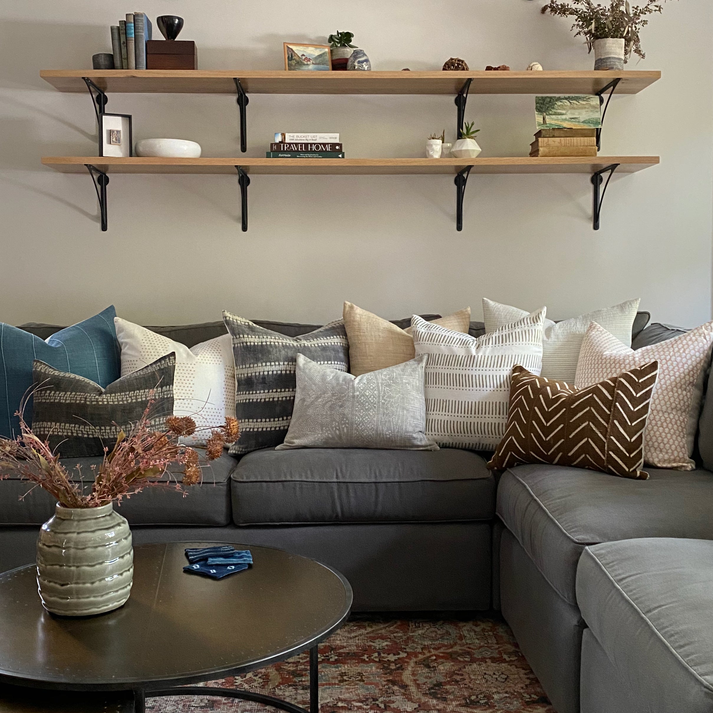 A Guide to Accent Pillows for Chairs – EVERAND